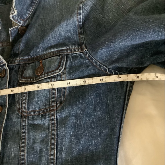 Very cool wash, Vintage Kids Jean Jacket, size S(5-7) Worn for hip hop kid video - Picture 8 of 10